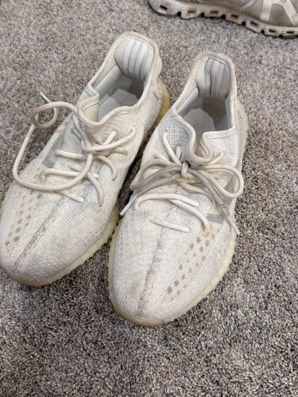 Yeezy Boost 350 V2 Cream/Off-White Sneakers